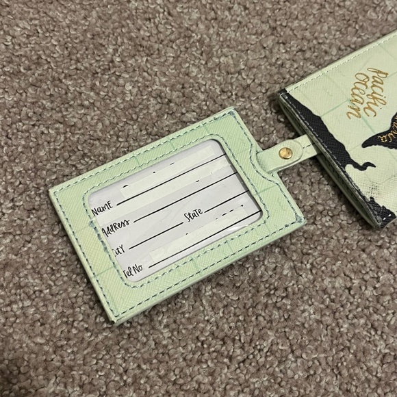 Anthropologie and 1Canoe2 World Map Passport Holder Cover and Luggage Tag Set - Picture 8 of 9